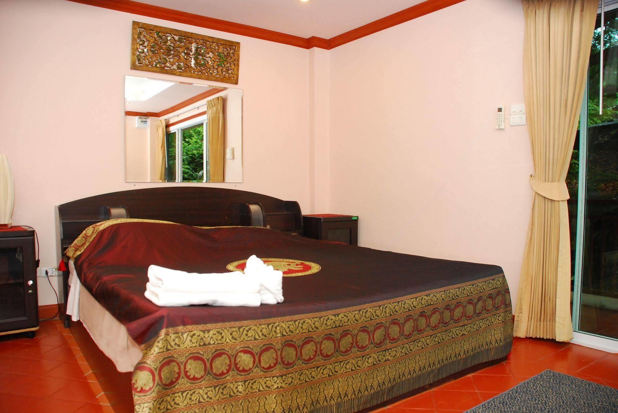 The Phen House 3*