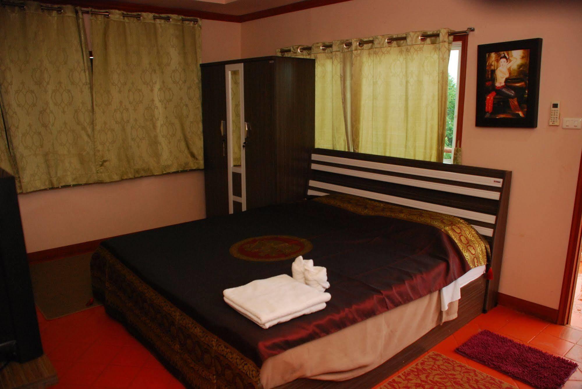 The Phen House Hotel
