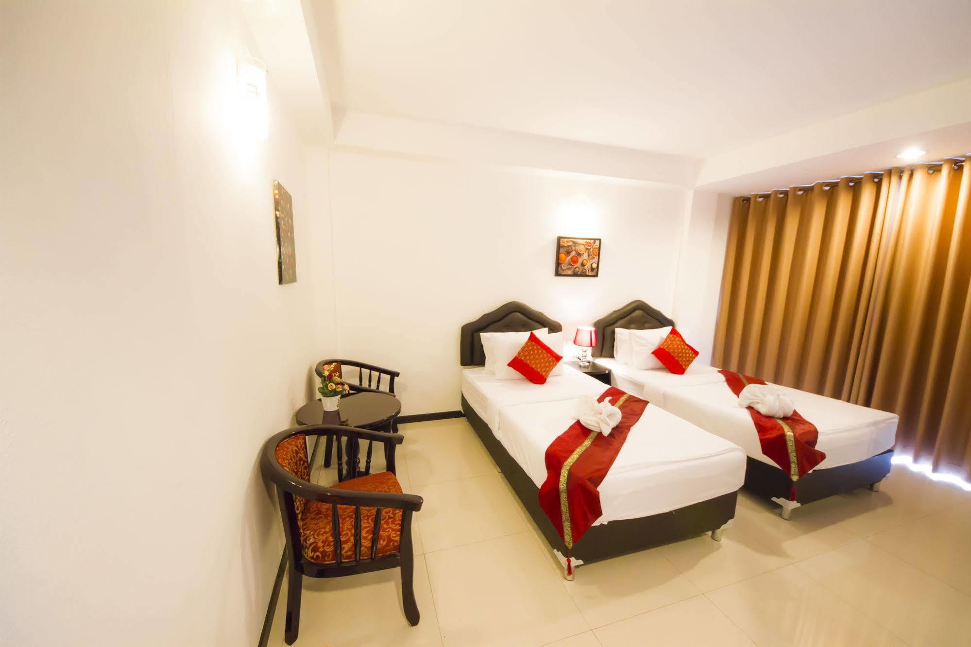 Th Hotel 3*