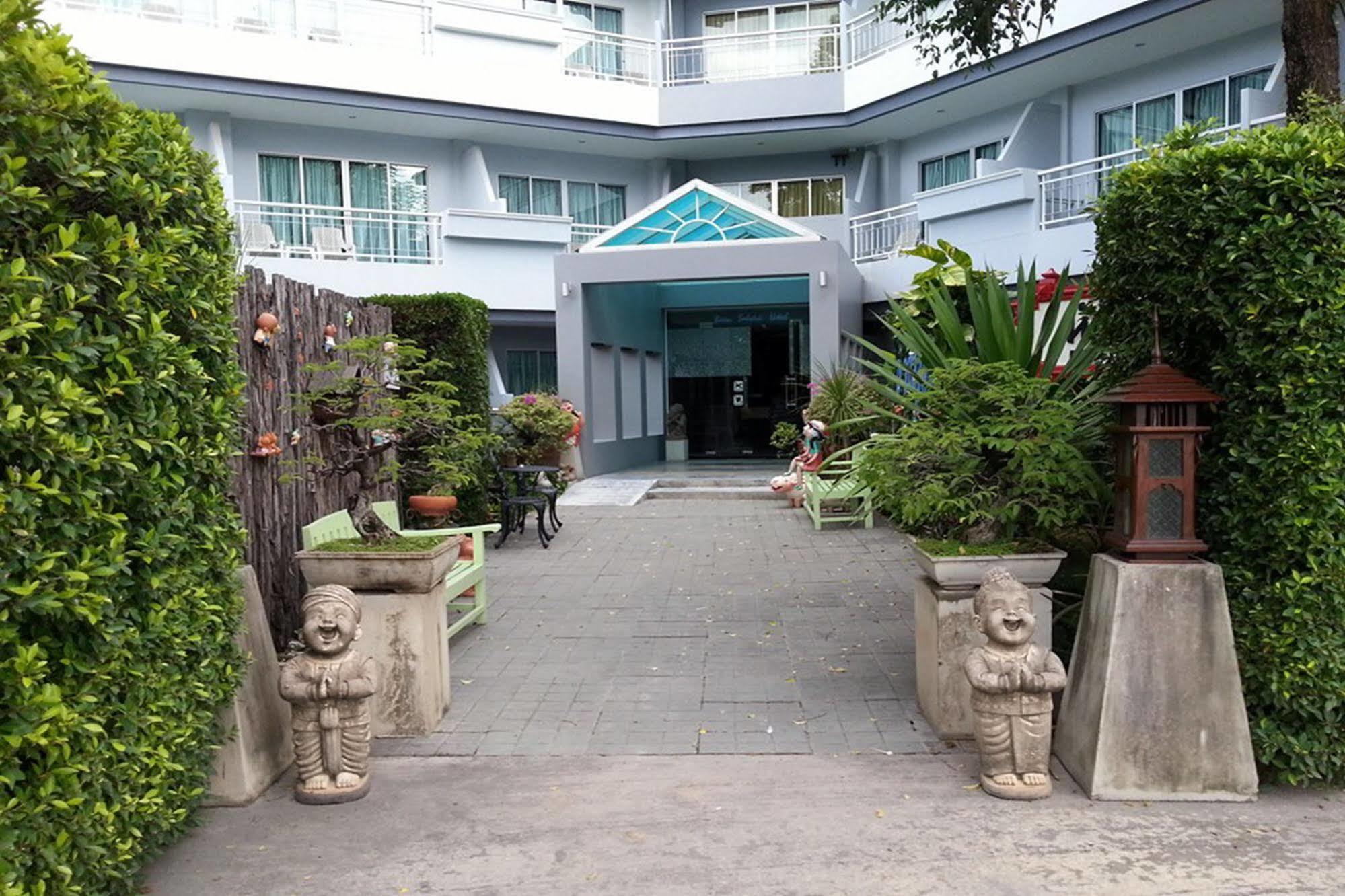 Inn Baan Suksiri