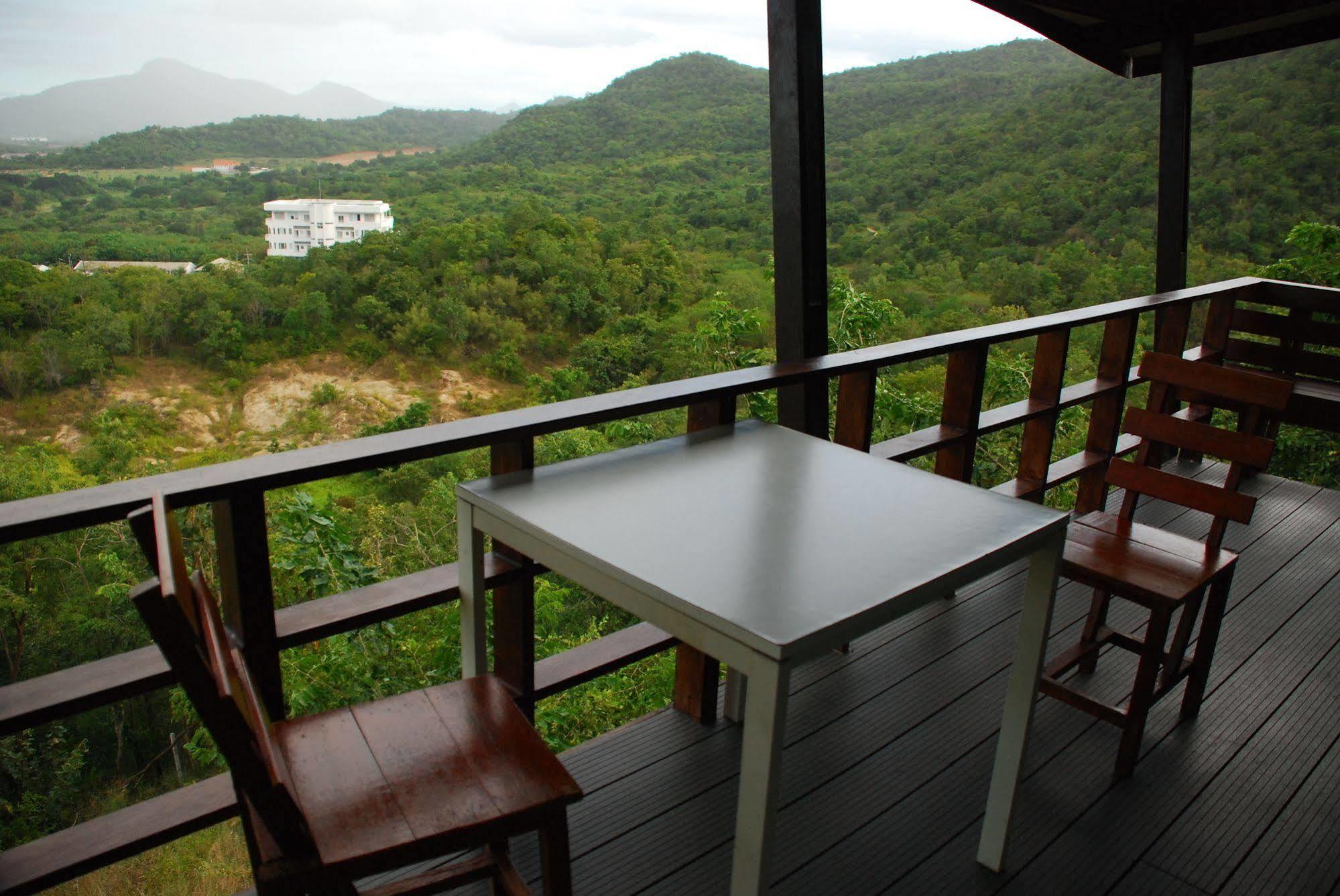 Hotel Hill 2*