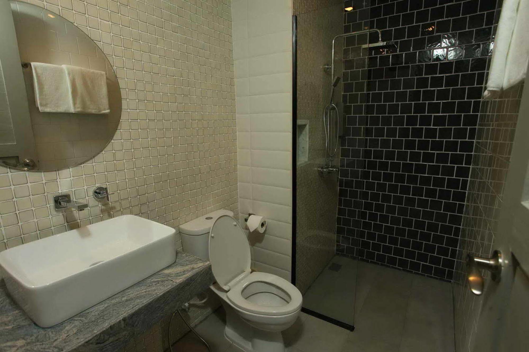 Stone Head Hotel 2*
