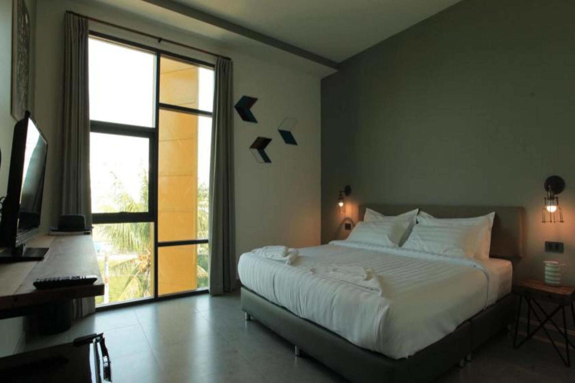 Hotel Stone Head HHQ