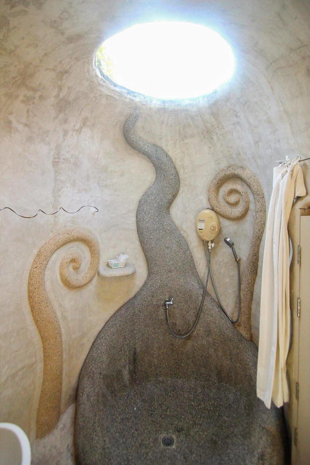Naidee Sculptured Huts 2*