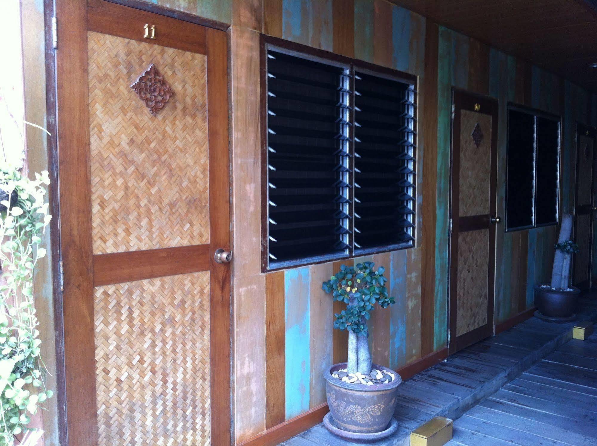 Sukkasem Guest house 2*