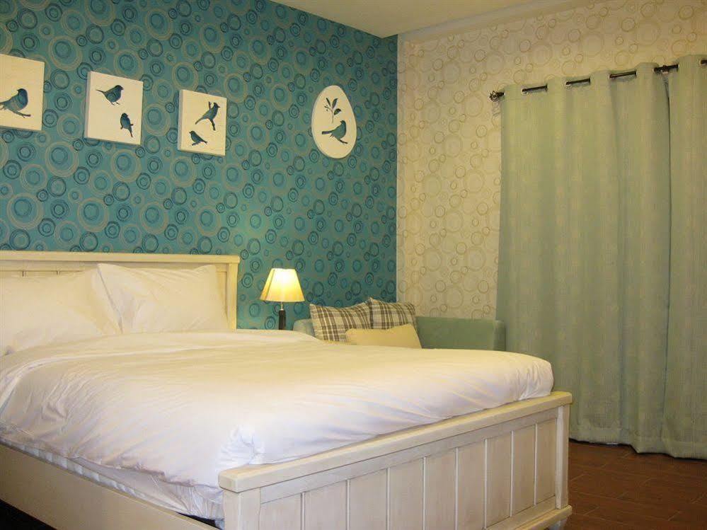 Vanilla Summer Hotel