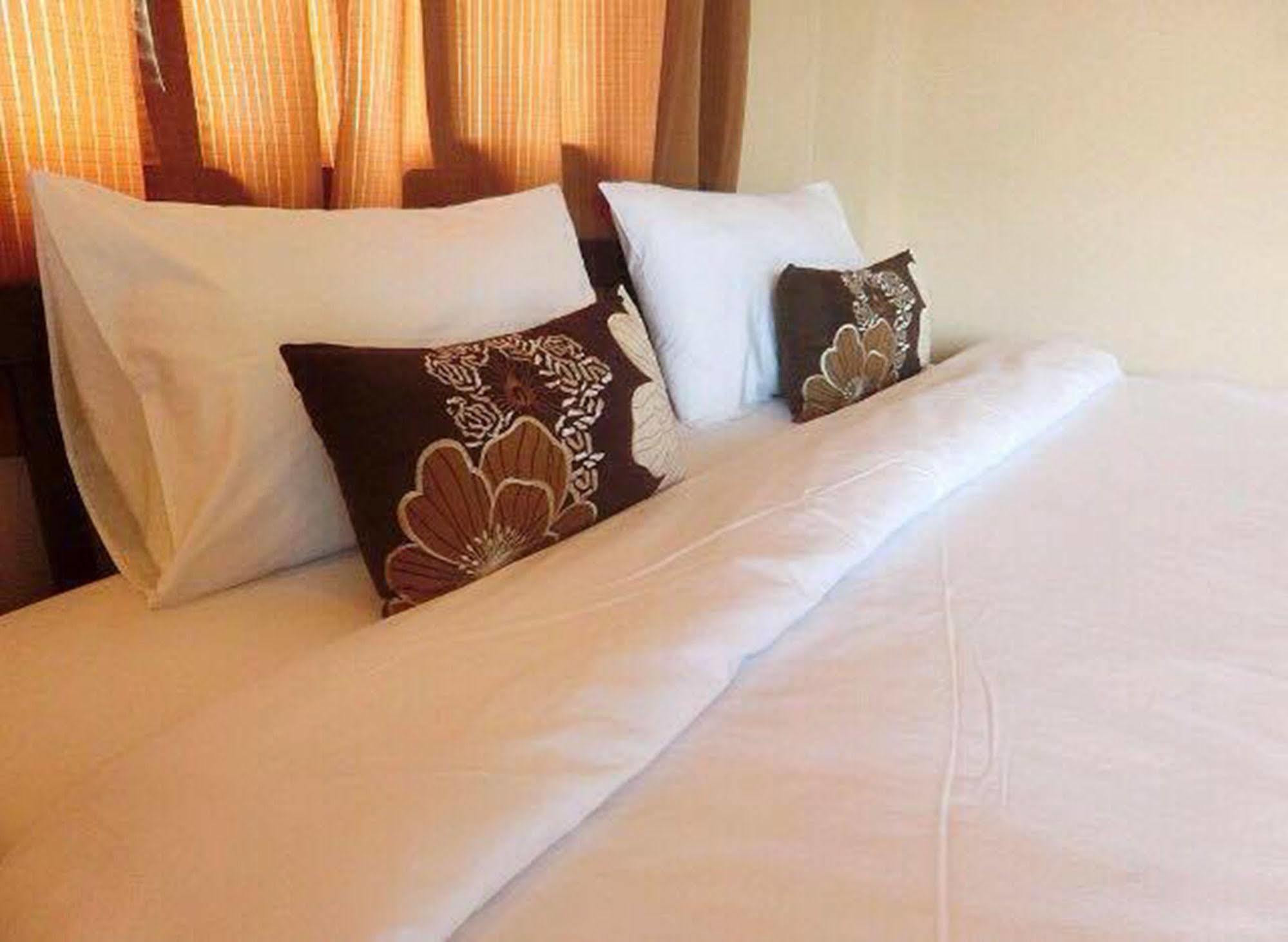 Hotel Panisara Pool HHQ