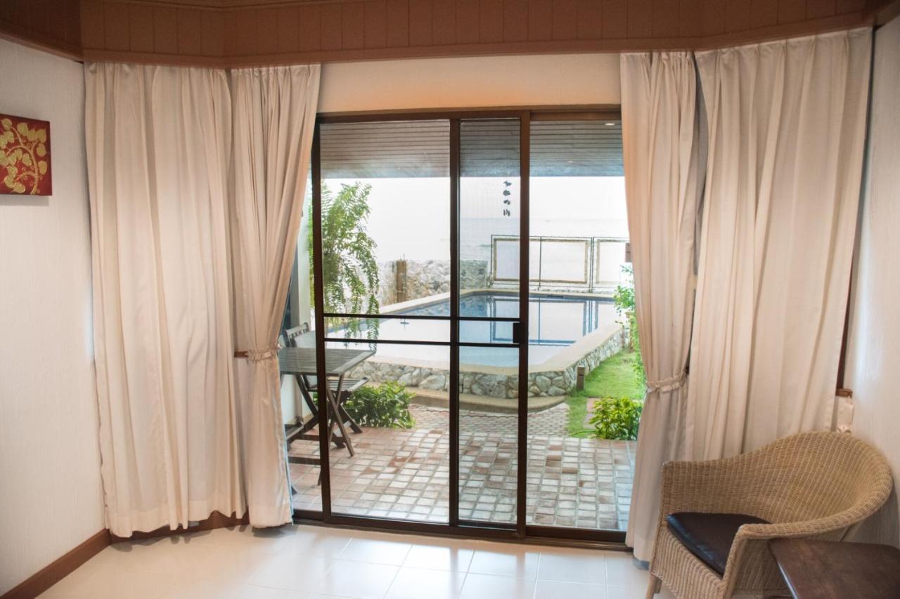 Sea Memories White Hotel