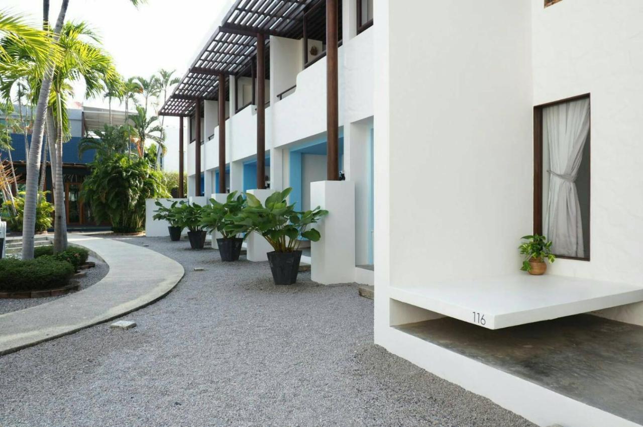 Kochira Hotel 4*