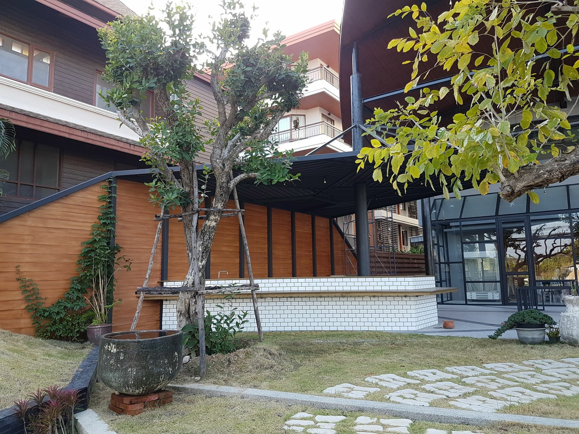 Whale - Sha Hotel 4*