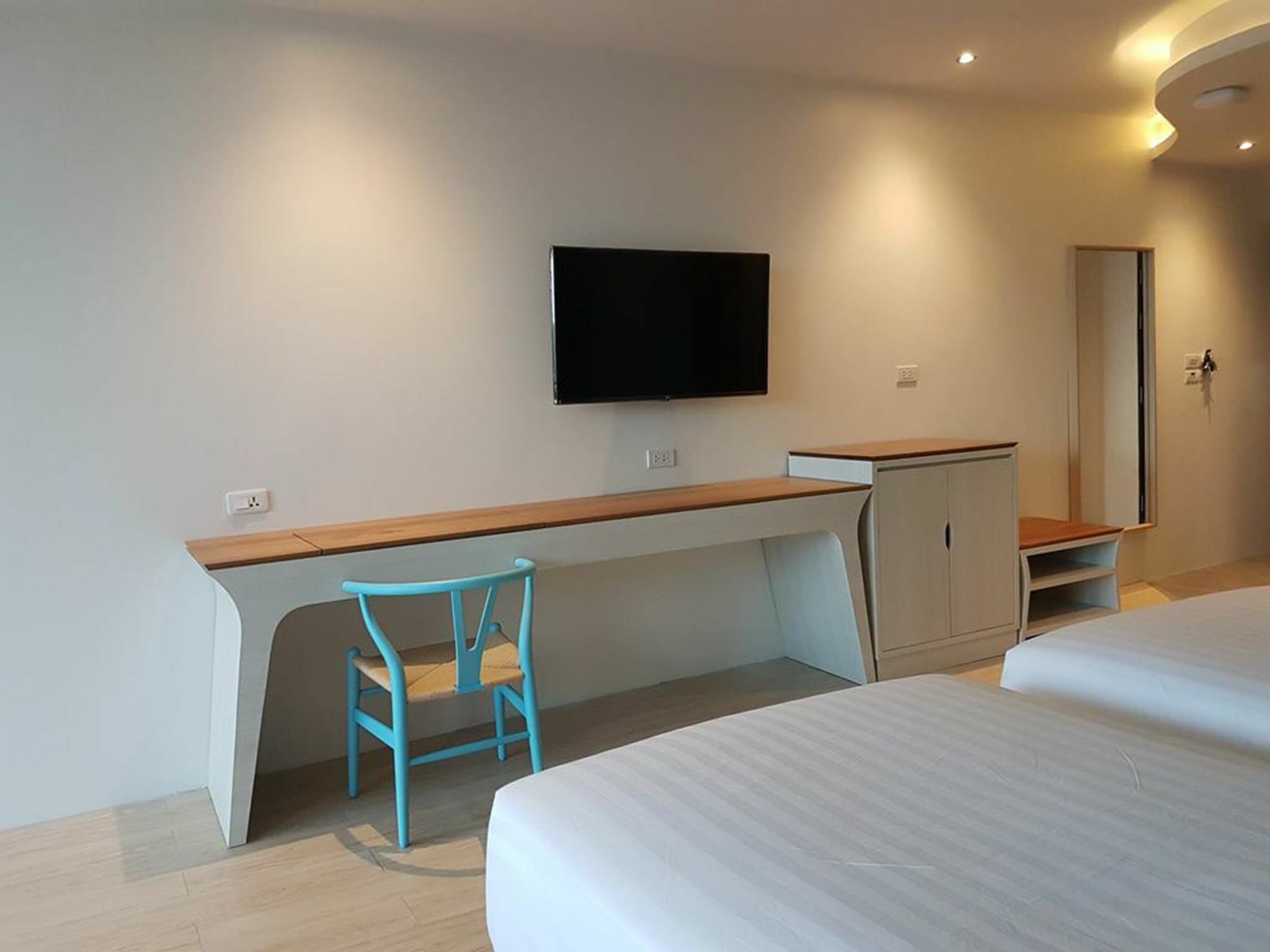 Hotel Whale - Sha 4*