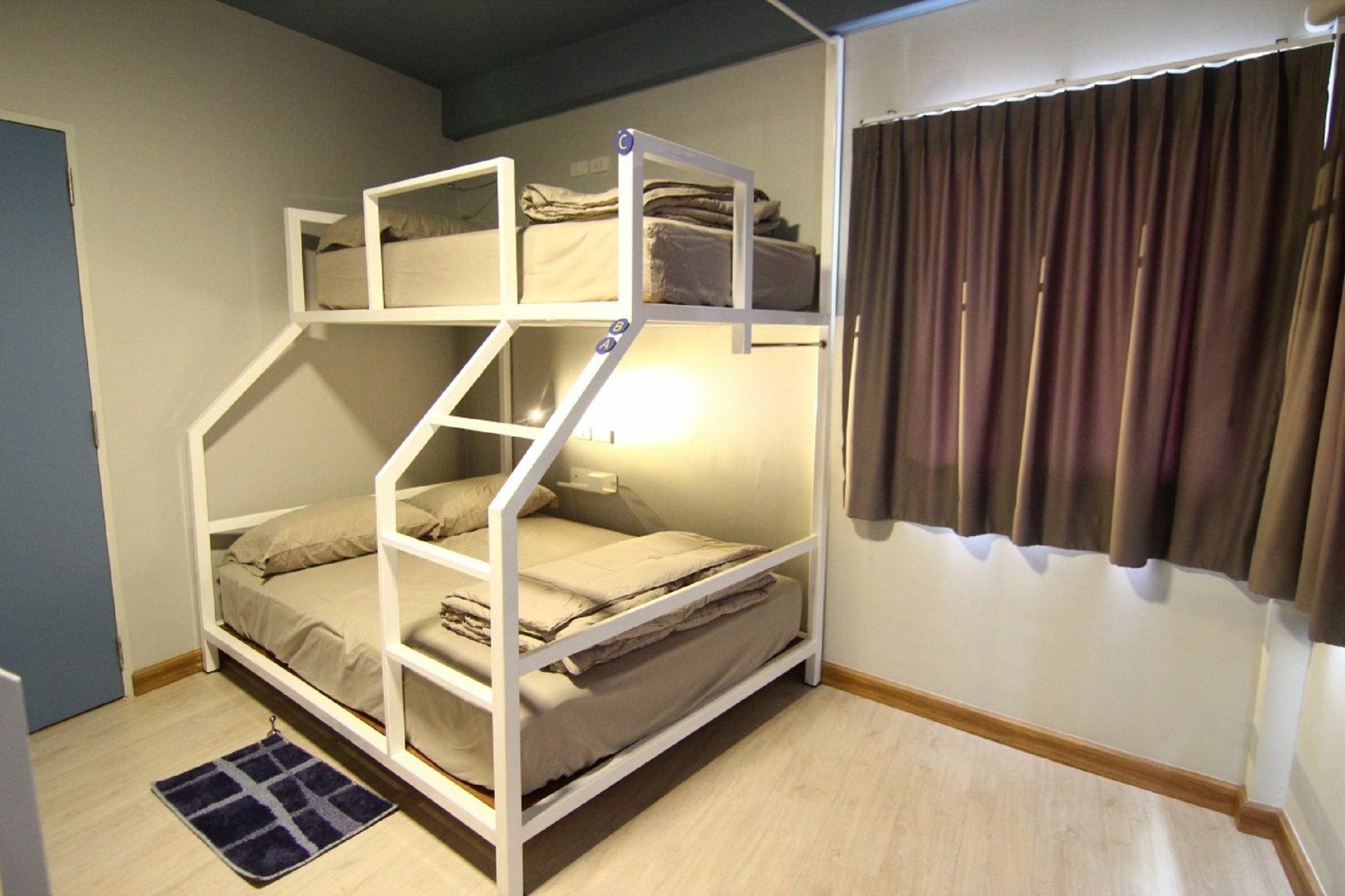 Hostel The Moon