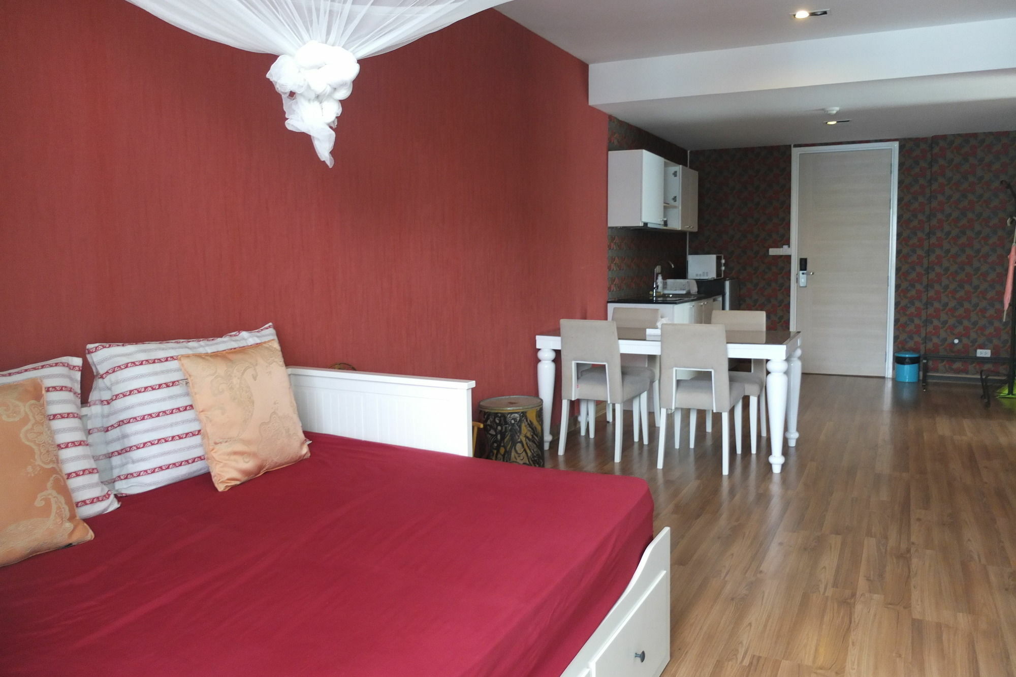 My By Hip Apartment