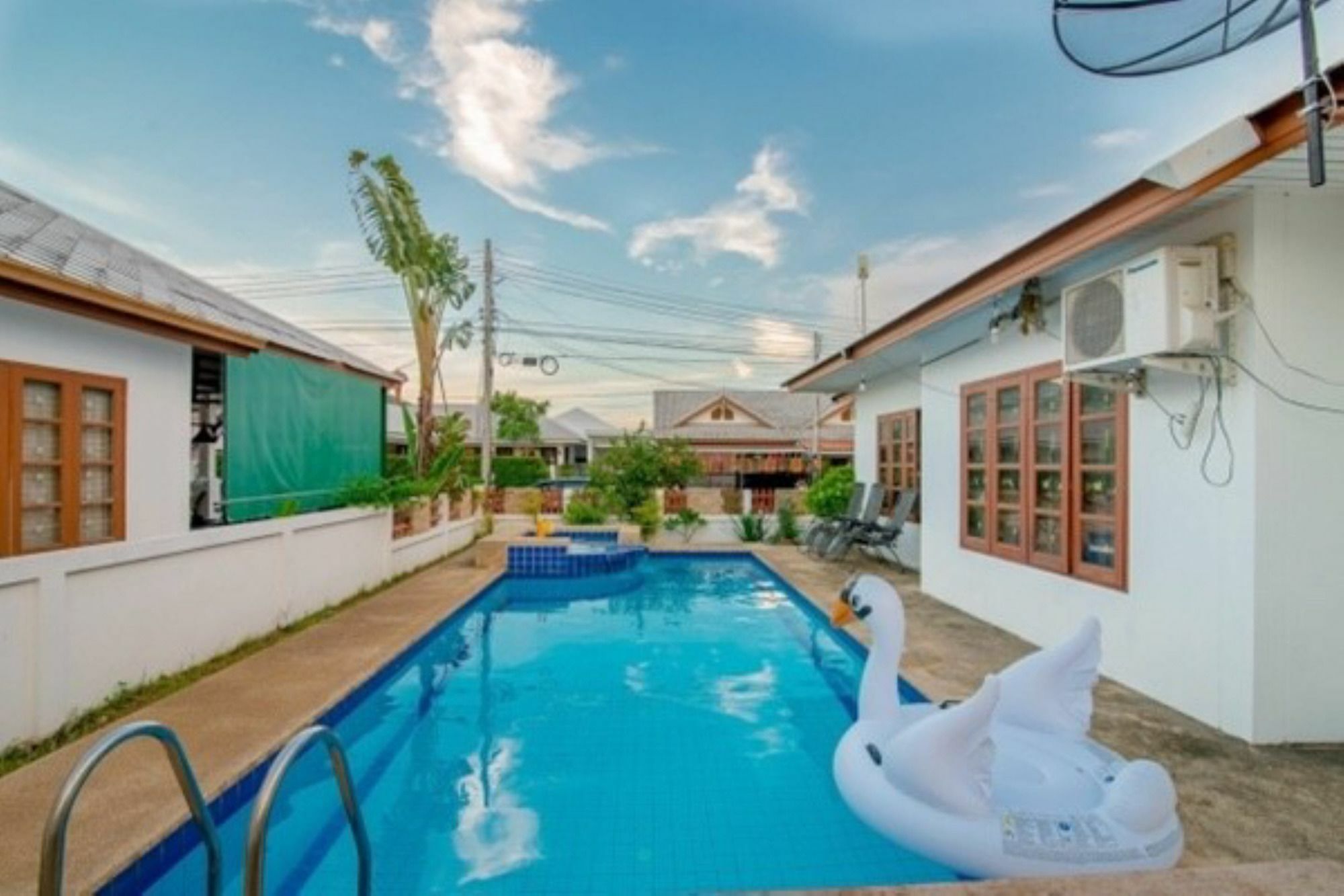 Great B Pool HHQ