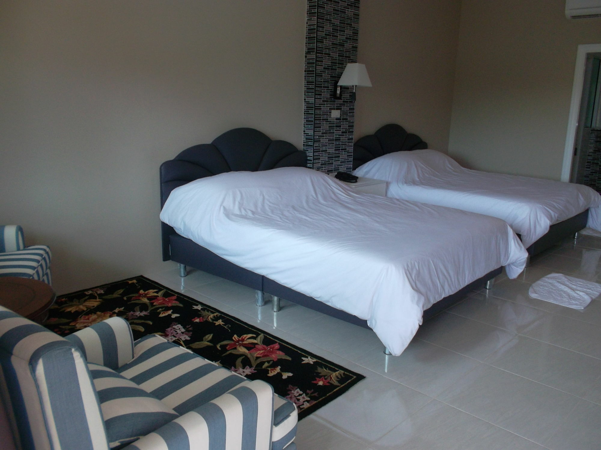 Highway Hotel 3*