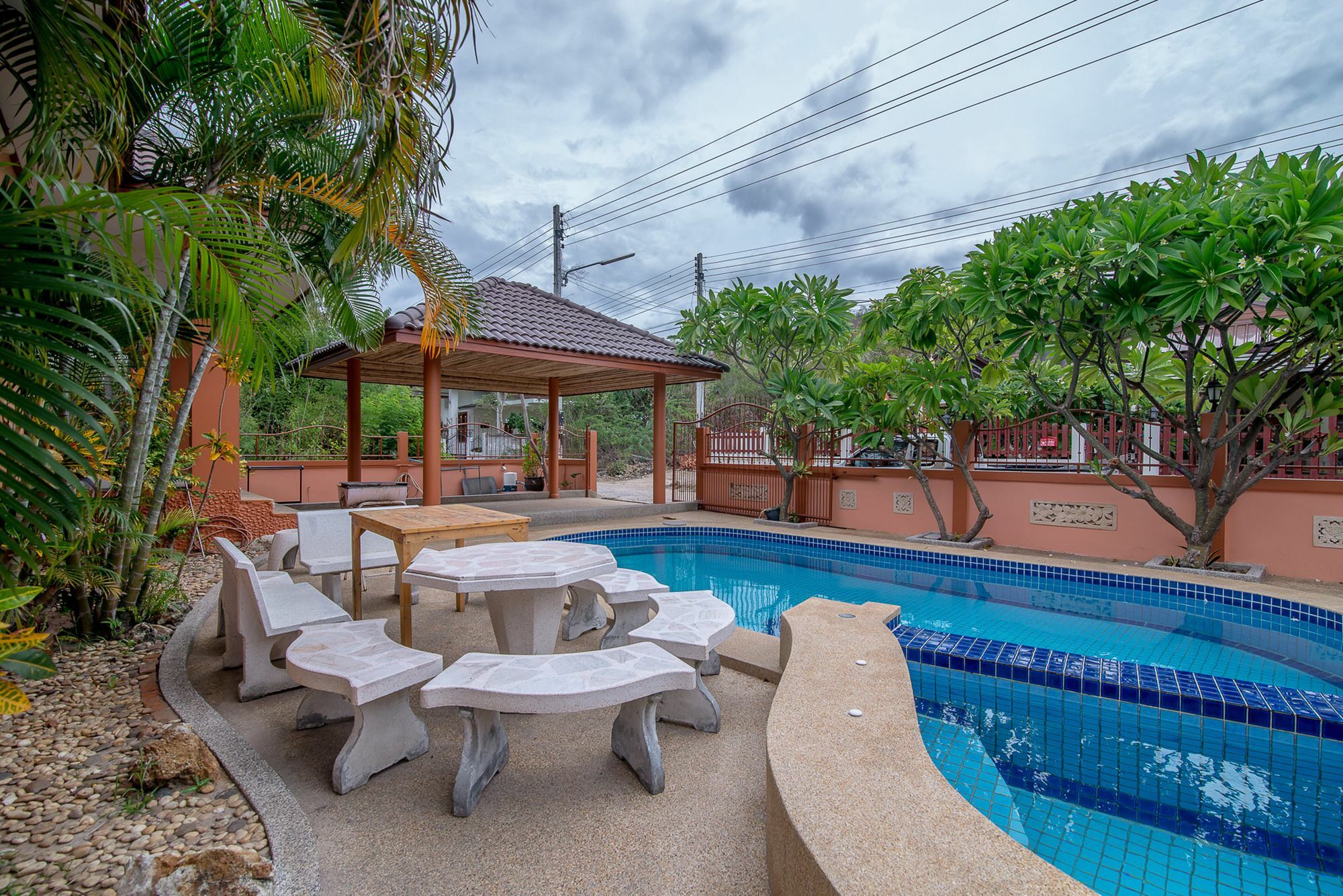 Baan Ma Maung Pool *