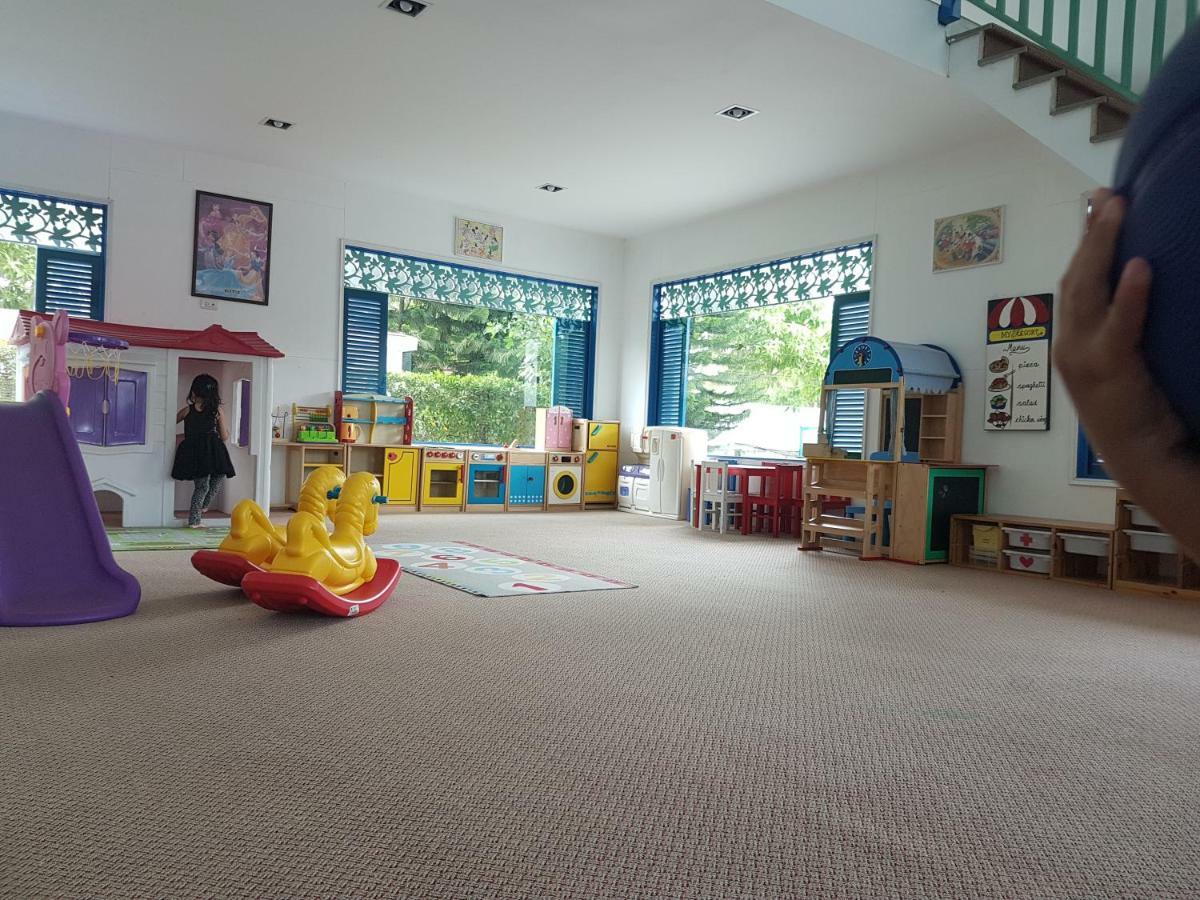 My C605 Apartment