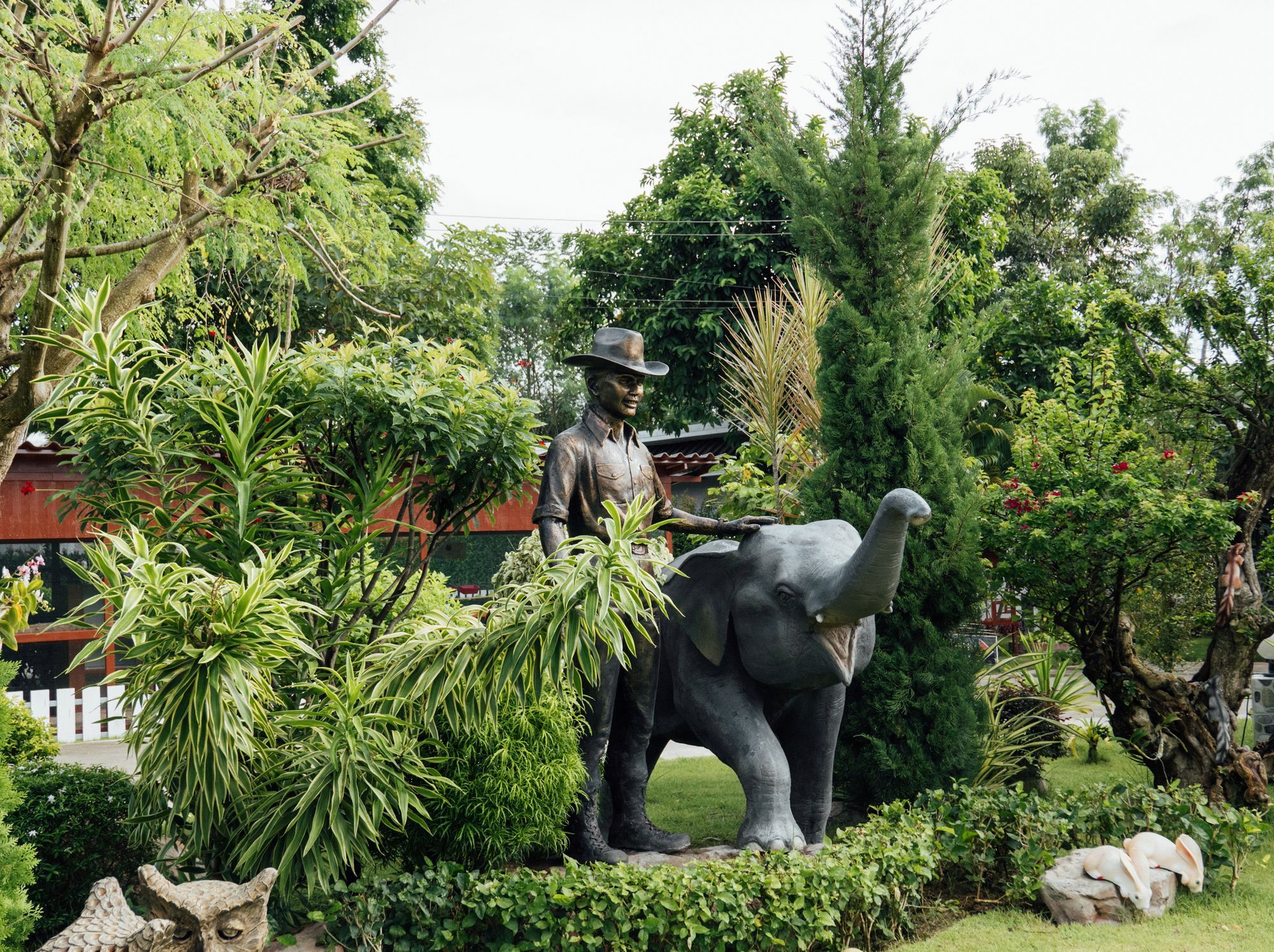 Farpratan And Garden Hotel