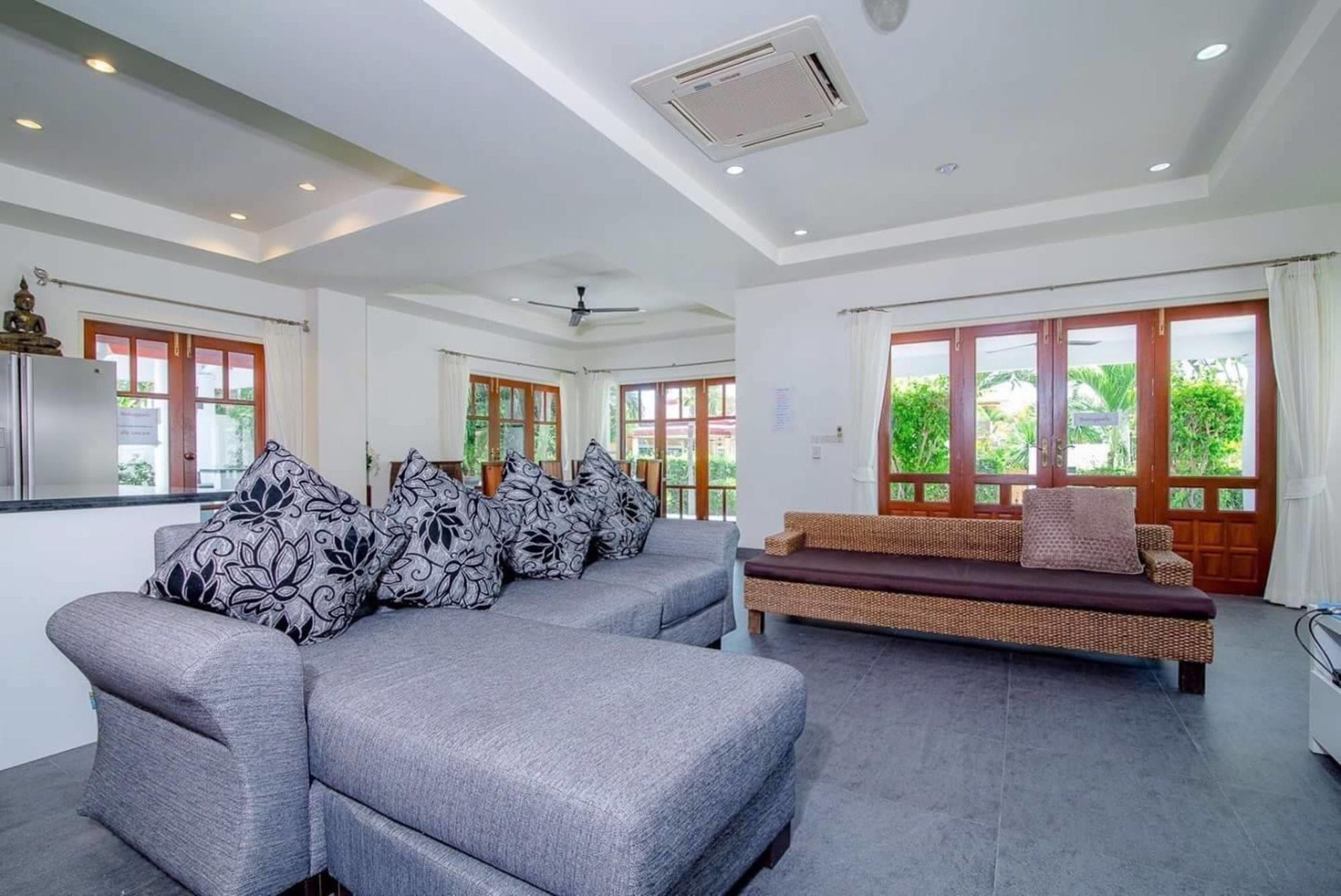 Keang Tawan Pool Hua Hin