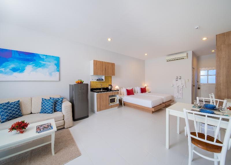 Hotel Blu Marine And HHQ