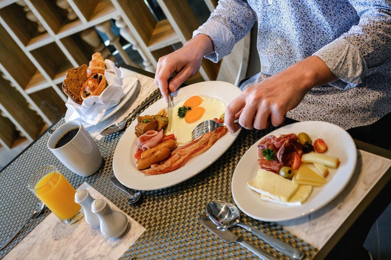 Isanook & Hotel 4*