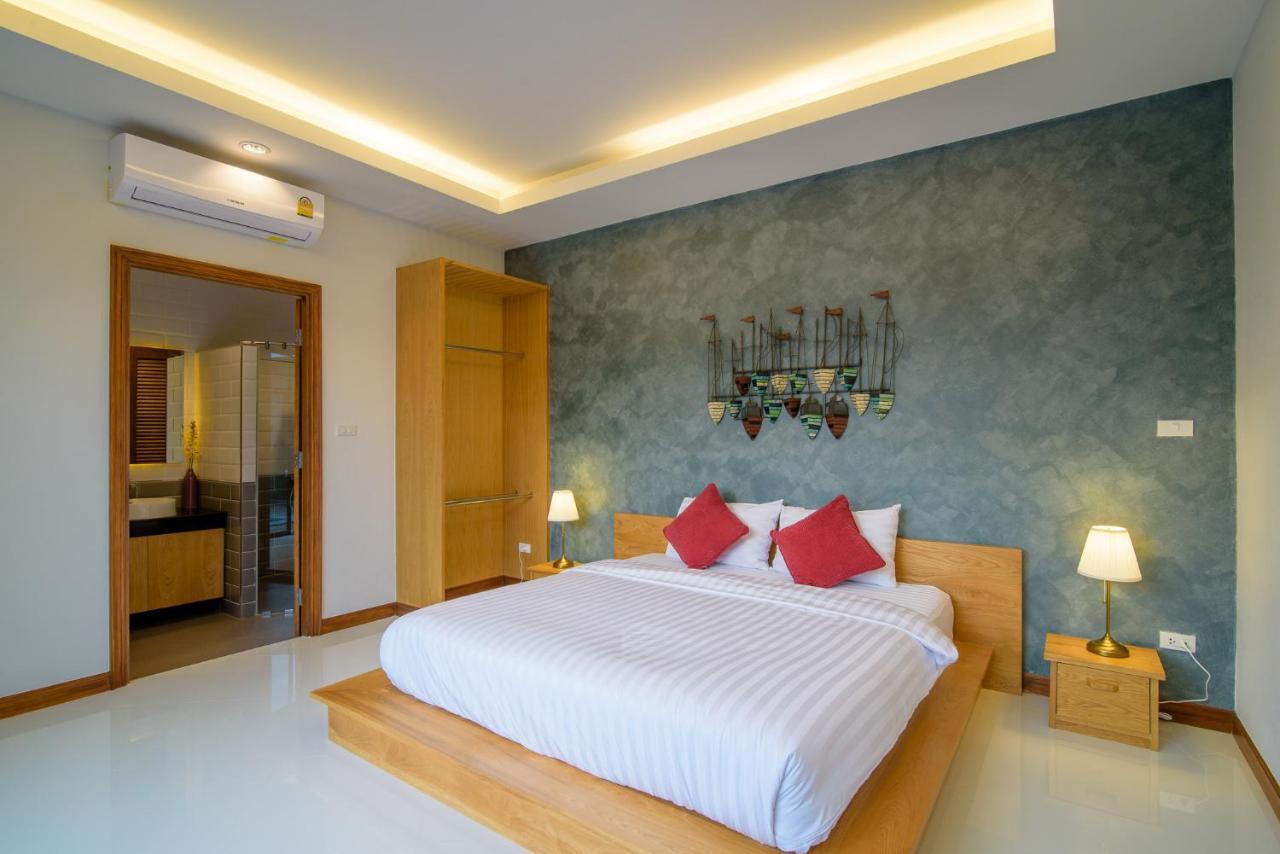 Seahouses Pool Villa