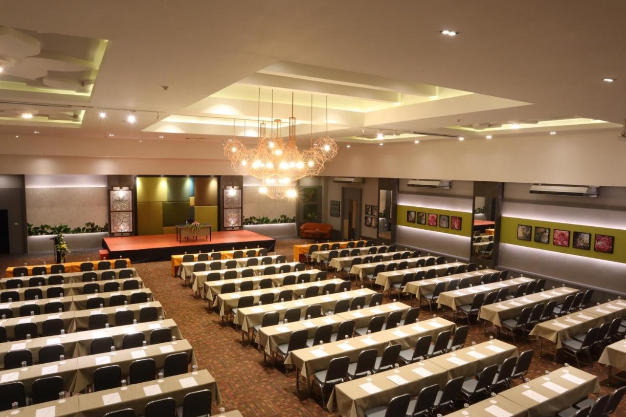 Grand And Plaza - Sha Extra Hotel