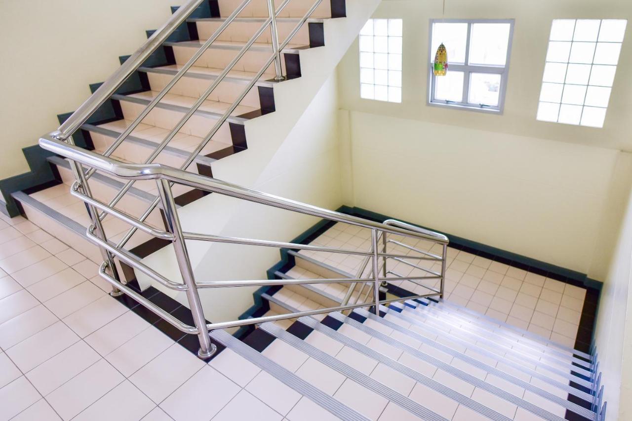 Khách sạn Baan Poemsuk