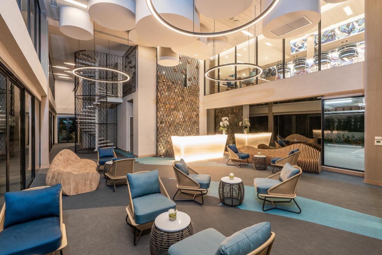 Maven Stylish Hotel